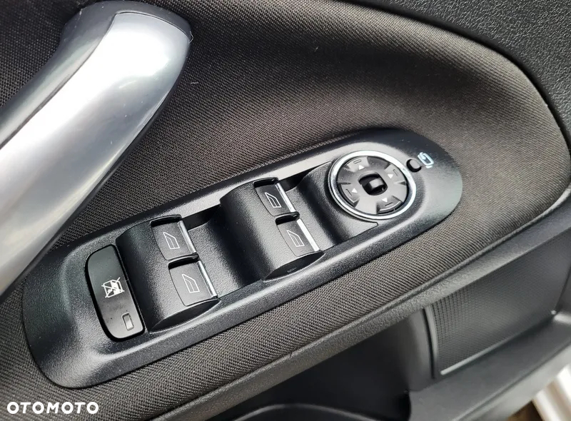 Ford Mondeo - 29
