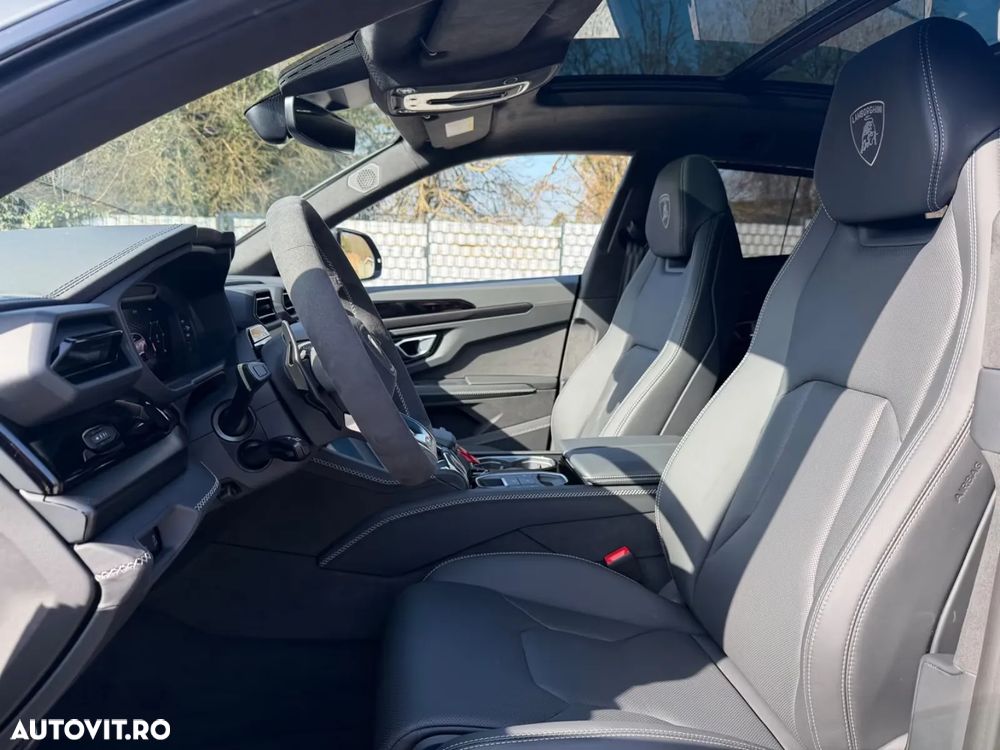Lamborghini URUS - 10