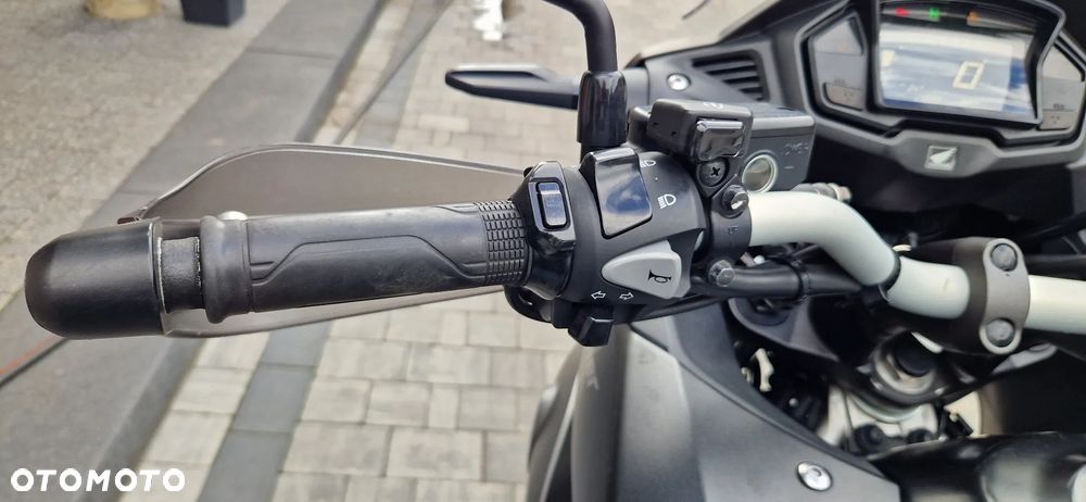 Honda VFR - 15