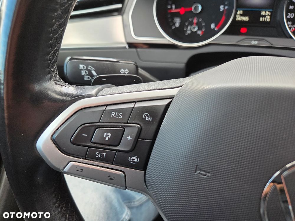 Volkswagen Passat Variant 2.0 TDI DSG (BlueMotion Technology) Highline - 23