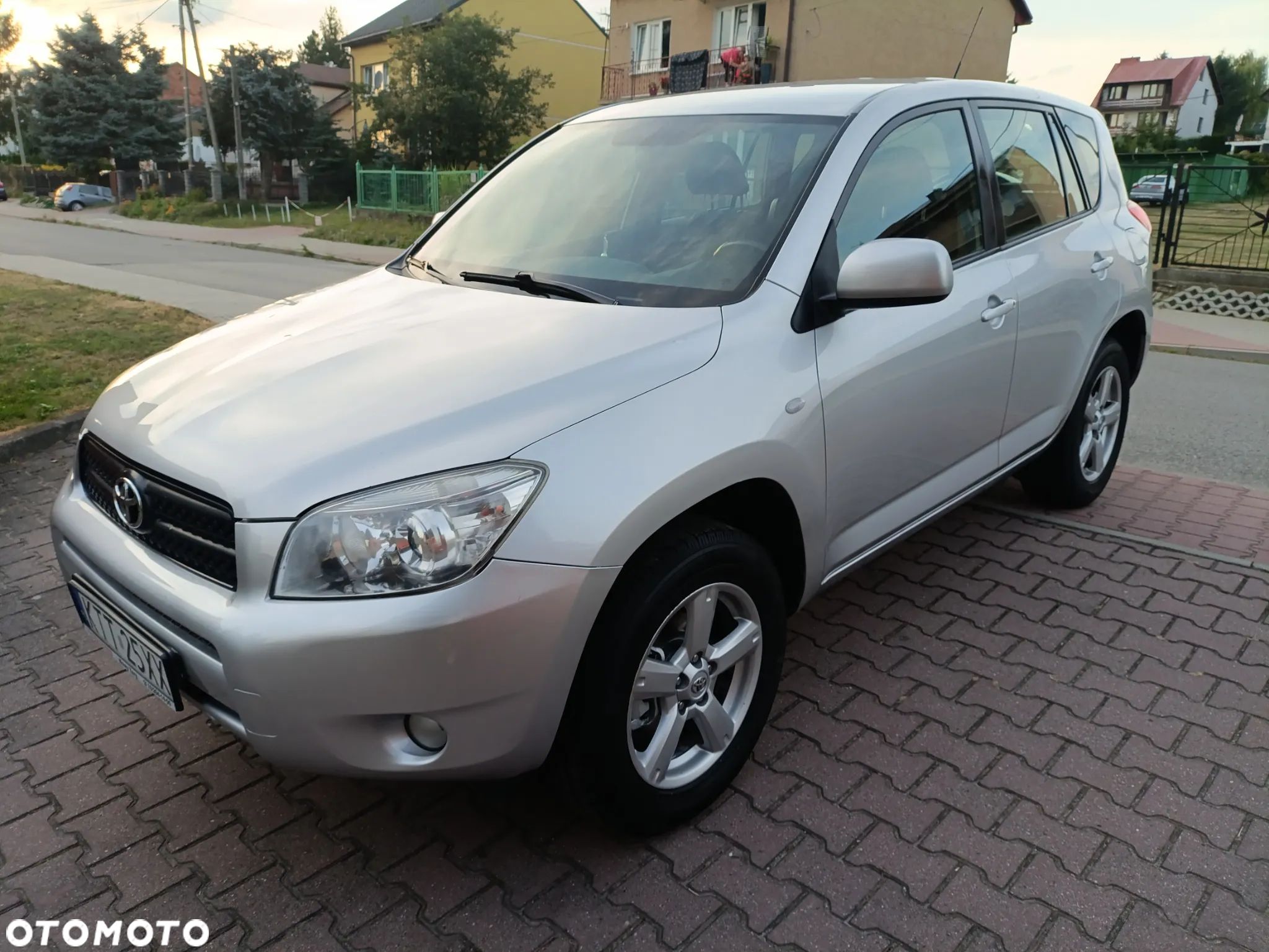 Toyota RAV4 2.0 VVT-i Luna - 1