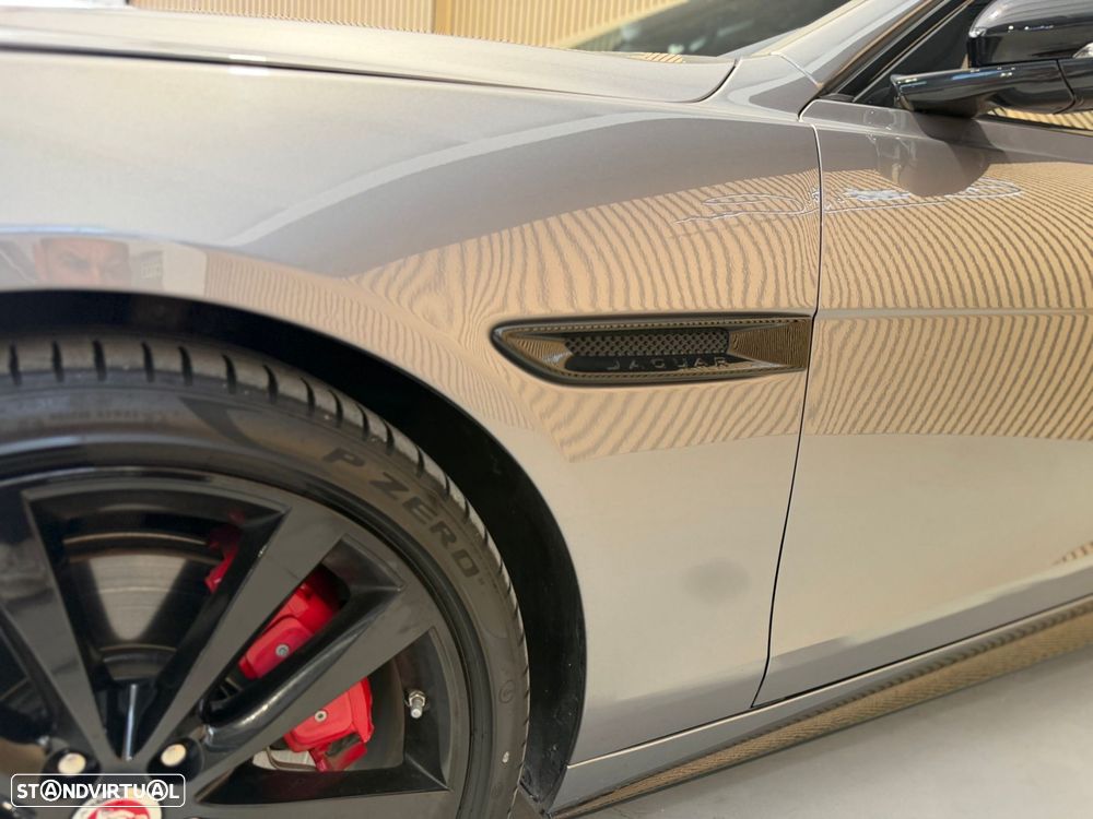 Jaguar XE 2.0 i4 R-Dynamic HSE - 35