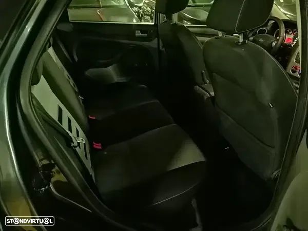 Ford Focus 1.4 16V Trend - 5