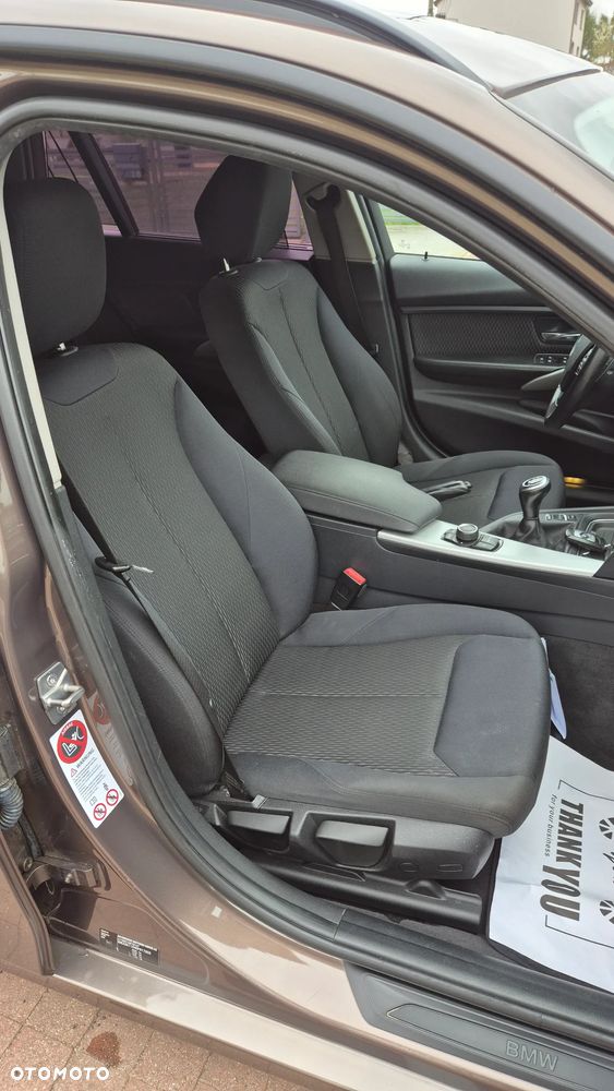 BMW Seria 3 318d - 13