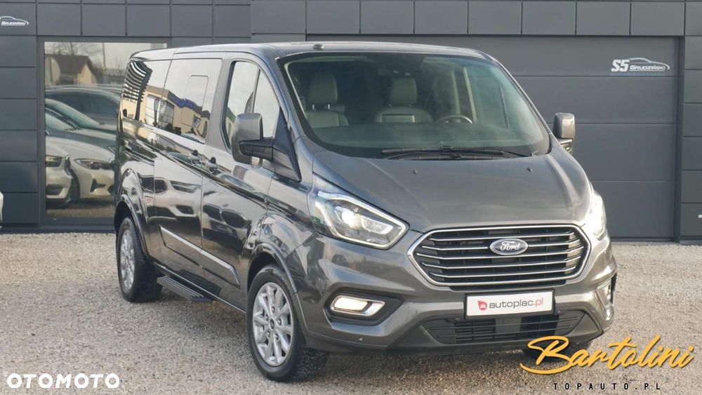 Ford Tourneo Custom - 1