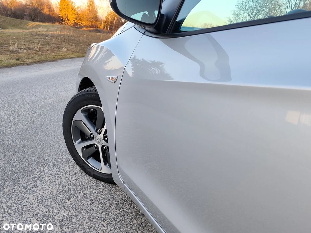 Hyundai i30 blue 1.4 YES Silver - 30