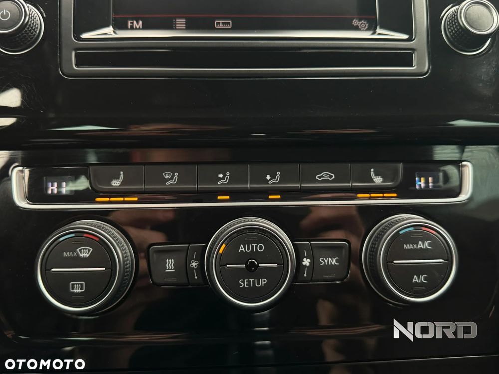 Volkswagen Golf 1.4 TSI BlueMotion Technology DSG Highline - 23