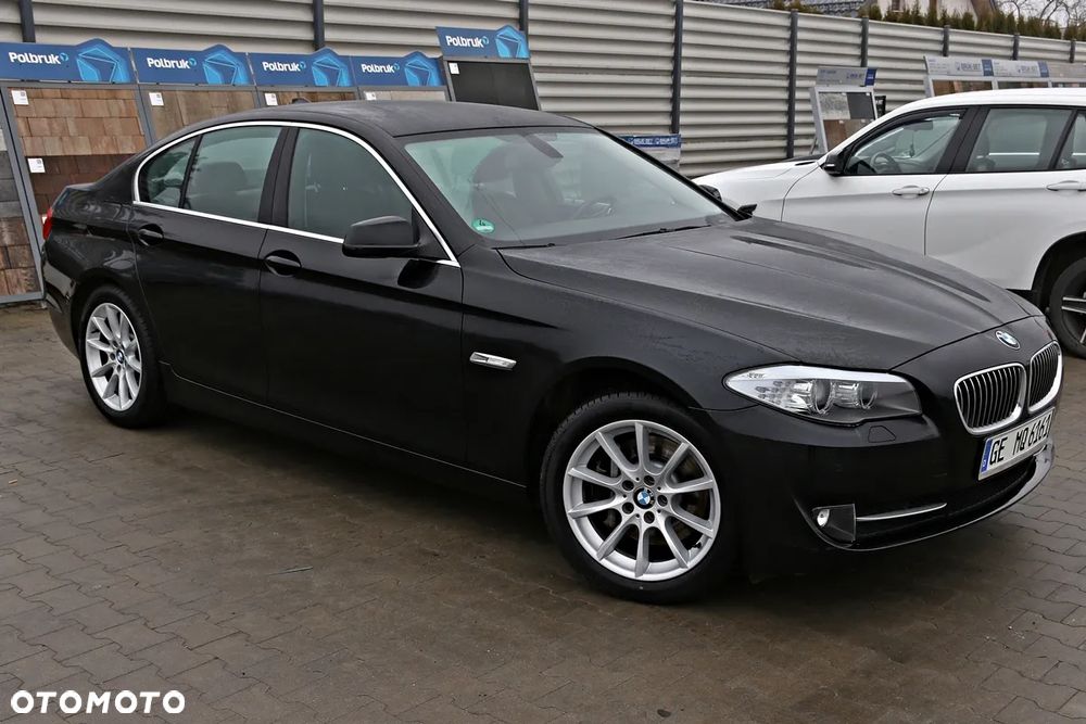 BMW Seria 5 528i - 14