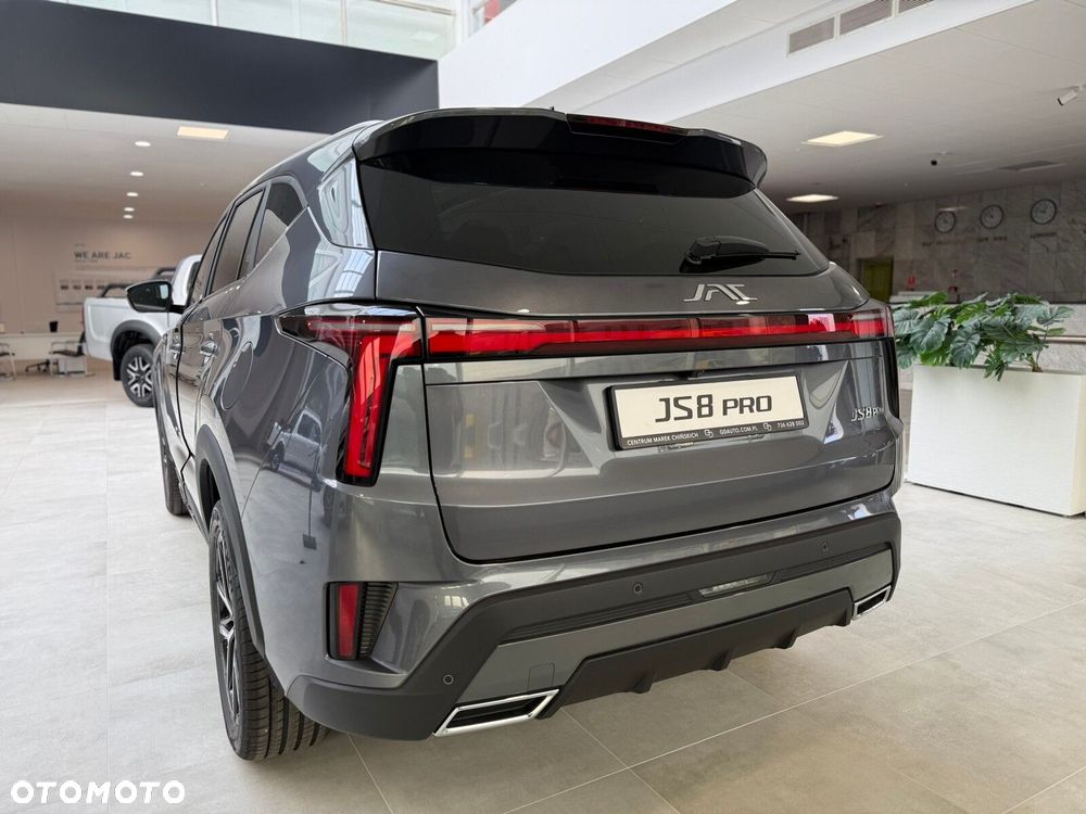 JAC JS8 - 24