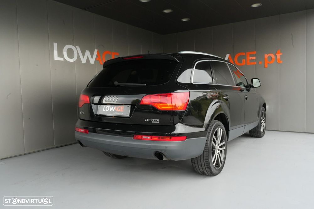 Audi Q7 3.0 TDi Tiptronic - 21