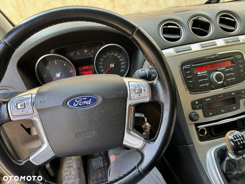 Ford Galaxy - 9