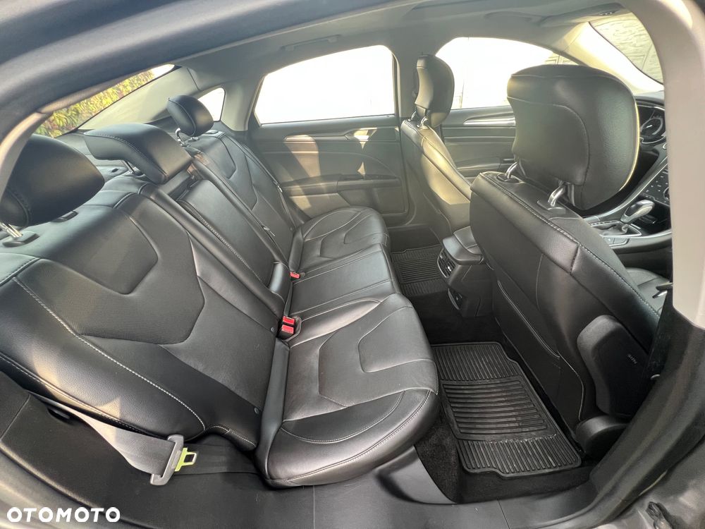 Ford Mondeo 2.0 EcoBoost Titanium - 18