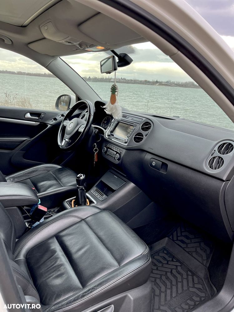 Volkswagen Tiguan - 11