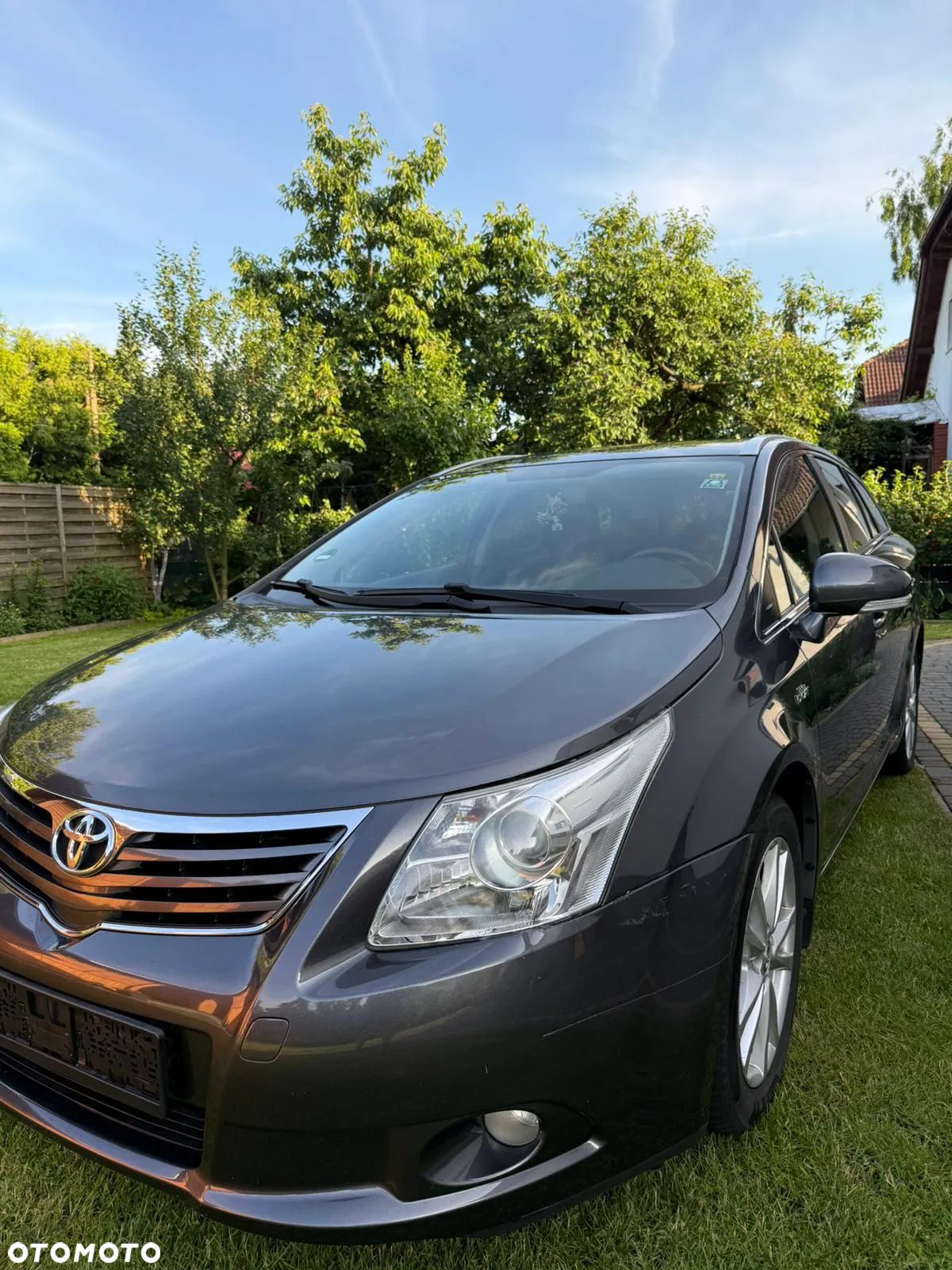Toyota Avensis 2.2 D-4D Premium - 1