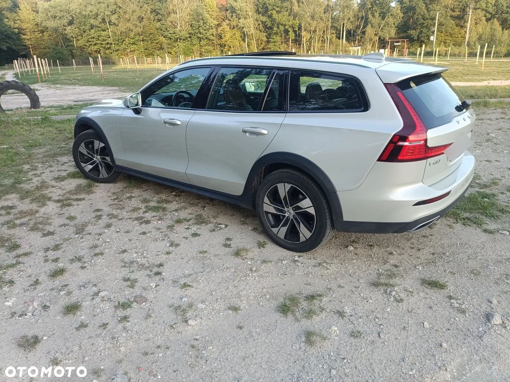 Volvo V60 Cross Country D4 AWD Geartronic - 2