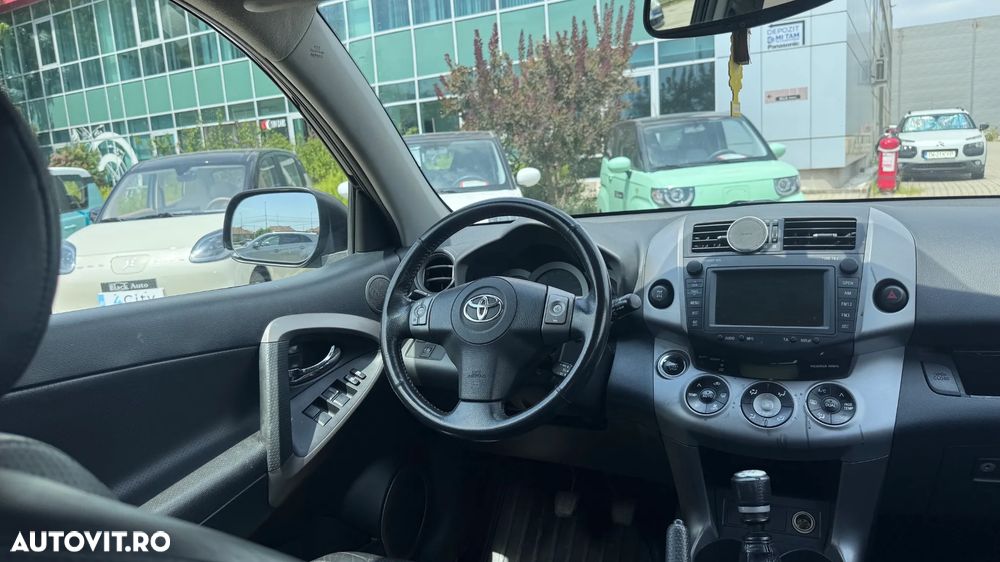 Toyota RAV4 2.2 D-4D Executive - 8