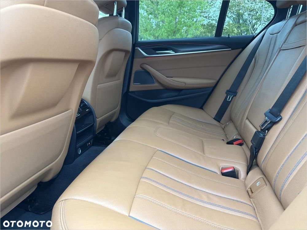 BMW Seria 5 520d xDrive MHEV M Sport sport - 16