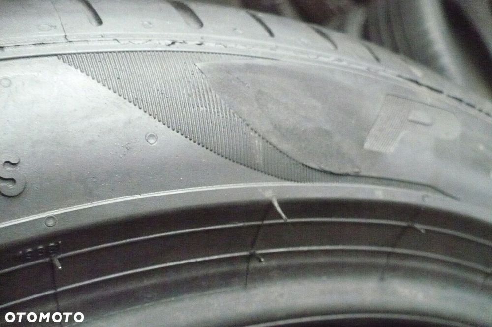 2x PIRELLI P Zero PZ4 245/40R19 5,7mm 6,4mm 2021 - 7