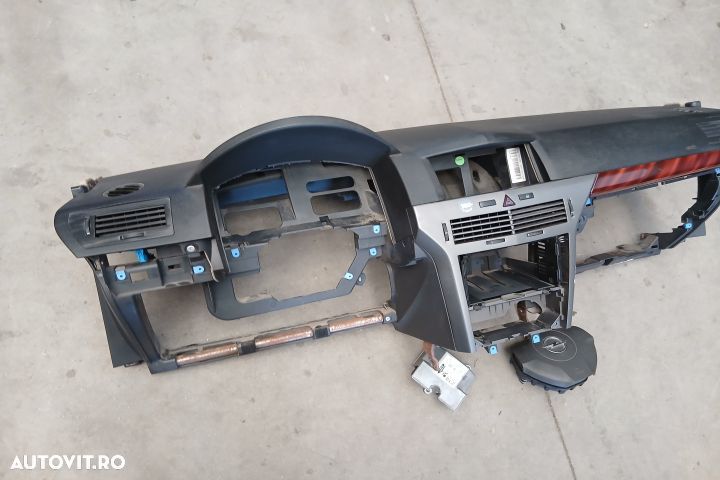 Plansa bord 13168455 13191825 13168455 13191825 Opel Astra H [2004 - - 3
