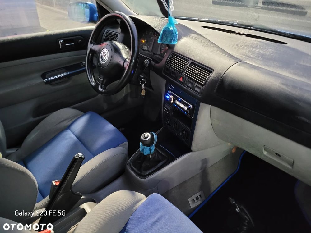 Volkswagen Golf - 10