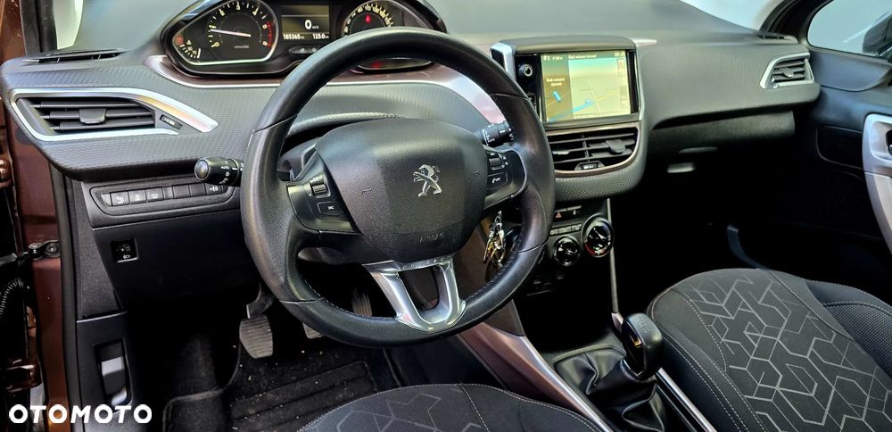 Peugeot 2008 1.6 e-HDi Allure S&S - 18