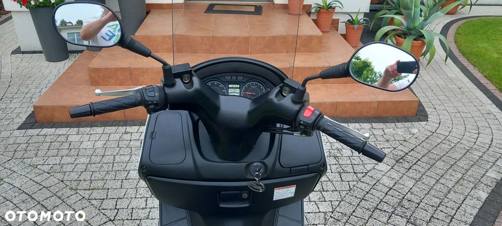 Suzuki Burgman - 8