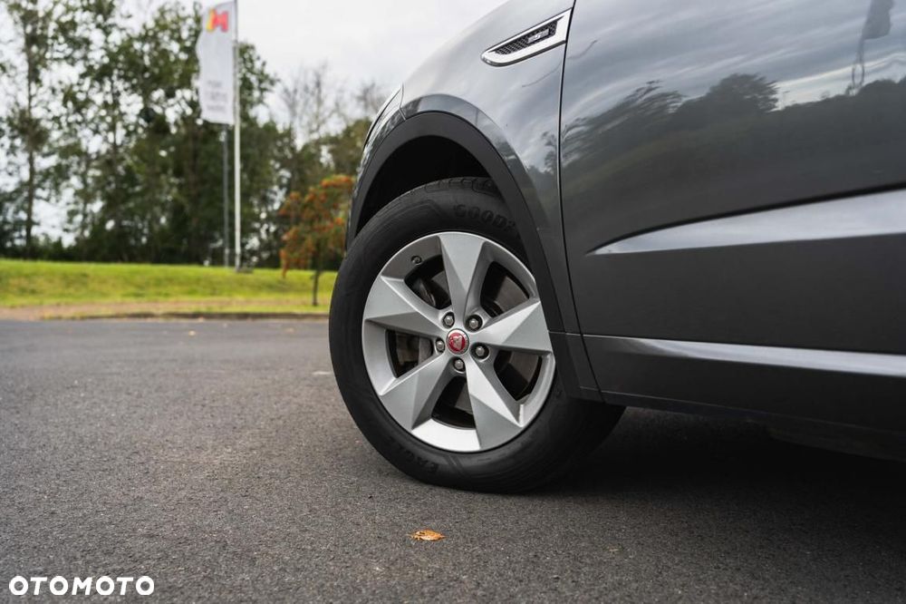 Jaguar E-Pace - 11