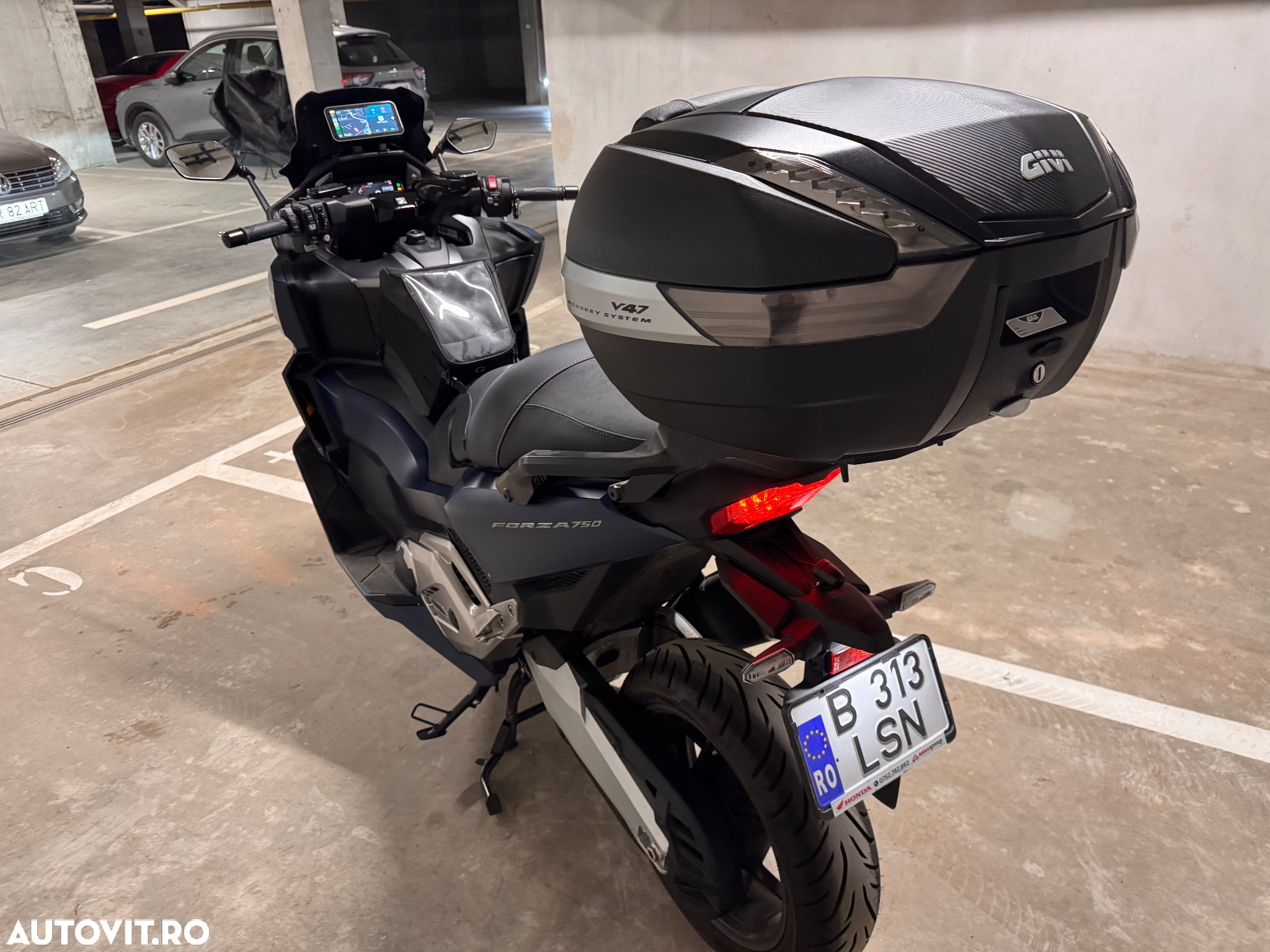 Honda Forza 750 - 3