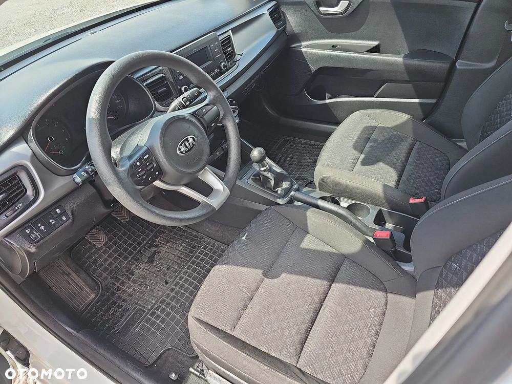 Kia Rio 1.2 M - 10