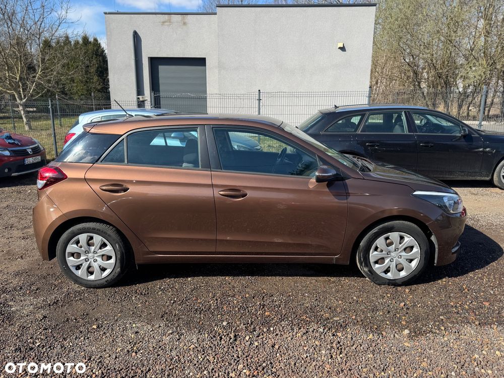 Hyundai i20 blue 1.2 YES Gold - 9