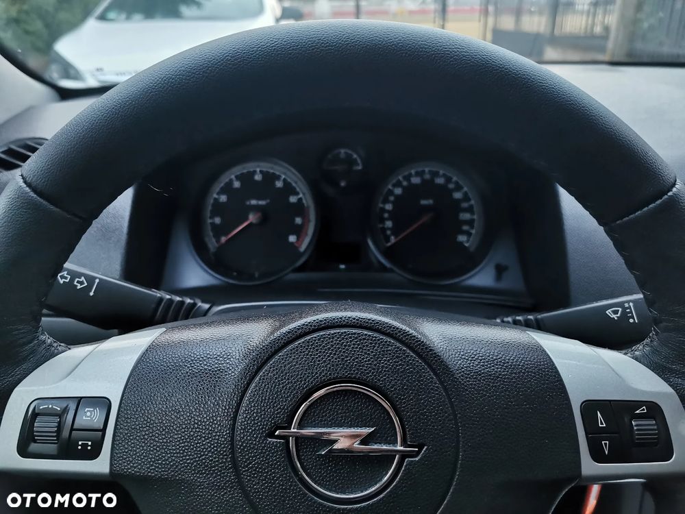 Opel Astra 1.6 Innovation - 17