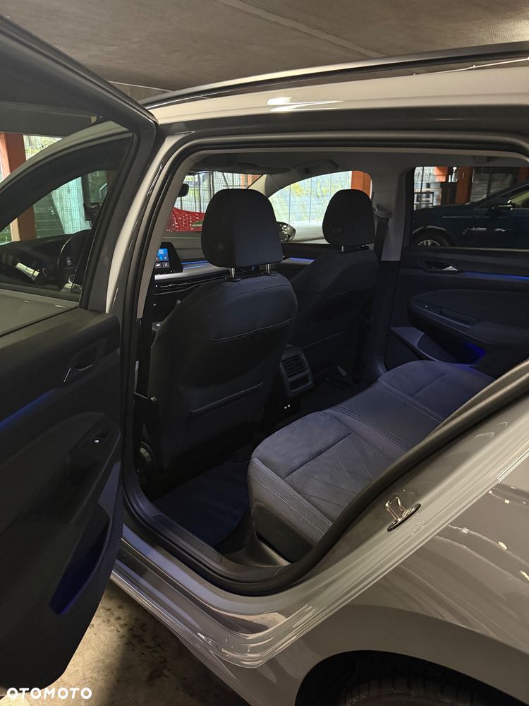 Volkswagen Golf VIII 2.0 TDI - 11