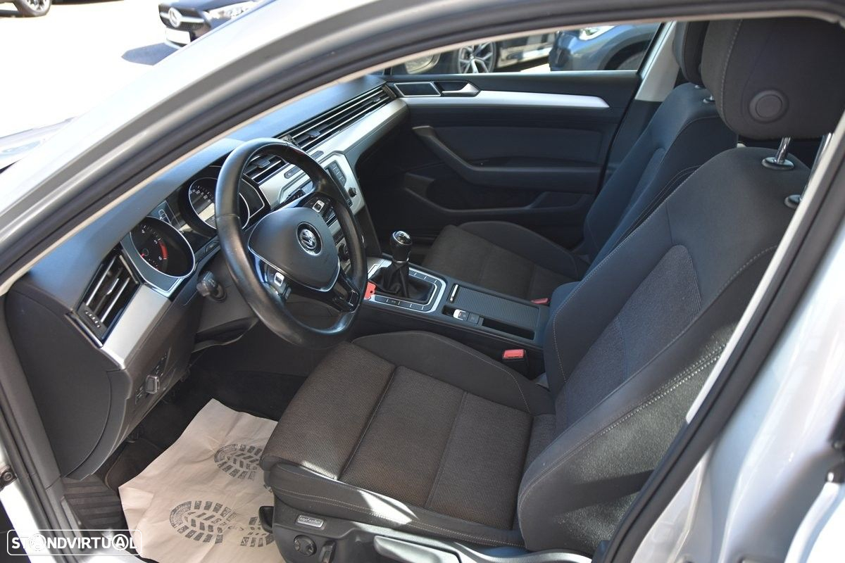 VW Passat 1.6 TDI Confortline - 10