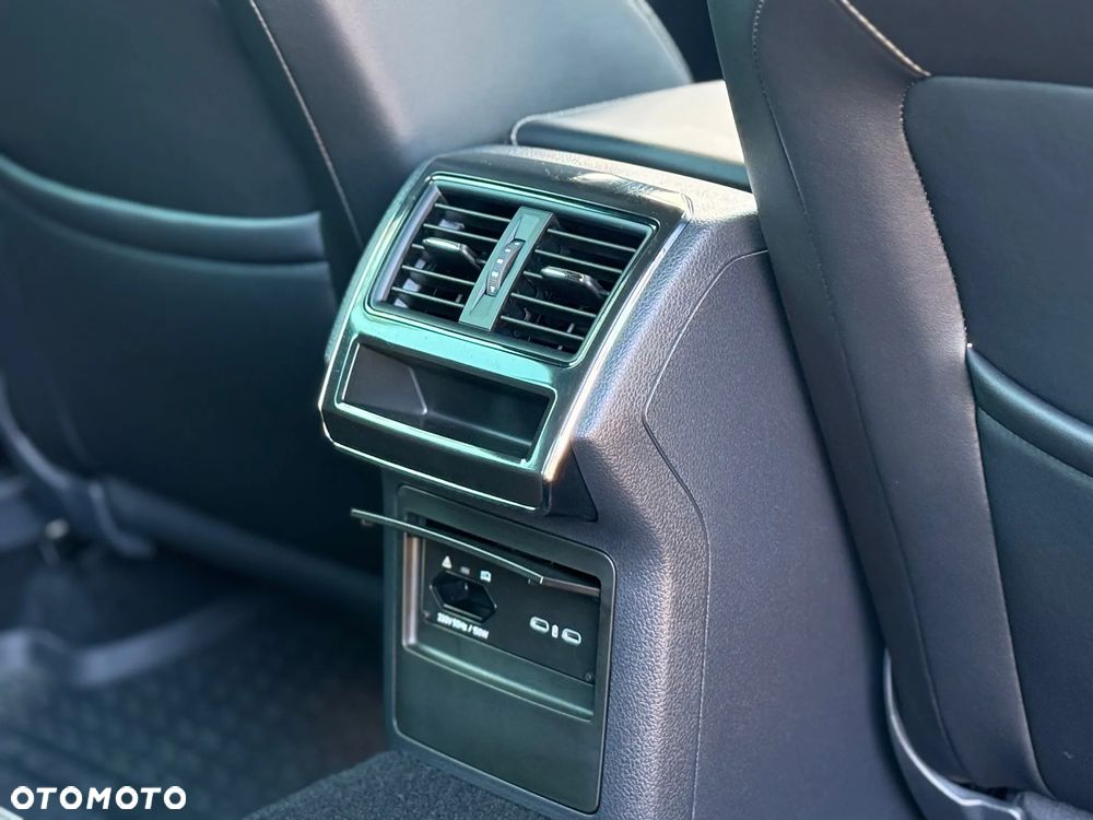 Skoda Superb 2.0 TDI SCR Sportline DSG - 21