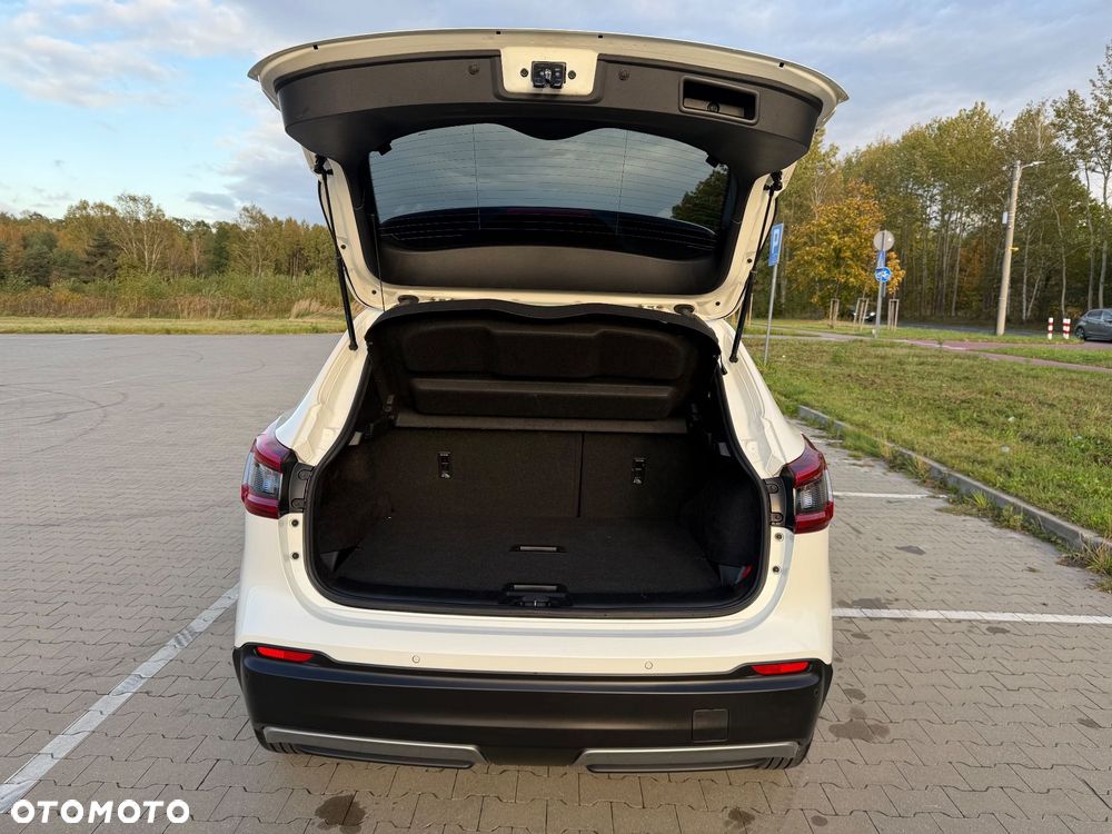 Nissan Qashqai 1.3 DIG-T N-Connecta - 38