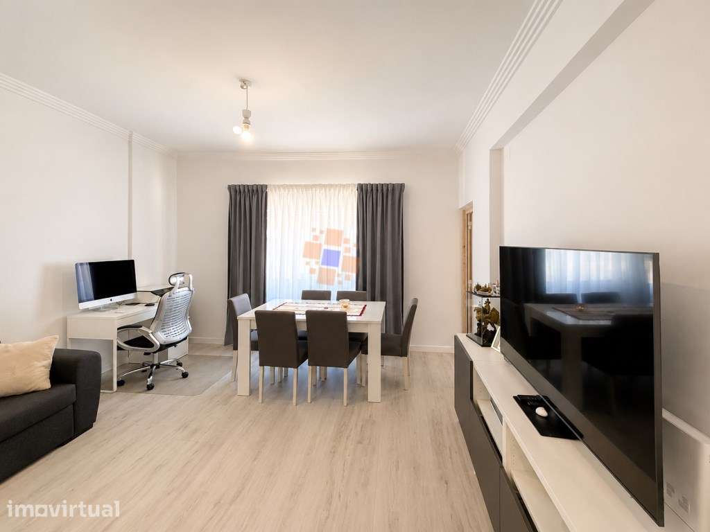 T1 com Áreas de T2 | Remodelado | Varanda | Centro do Feijó - Grande imagem: 3/20