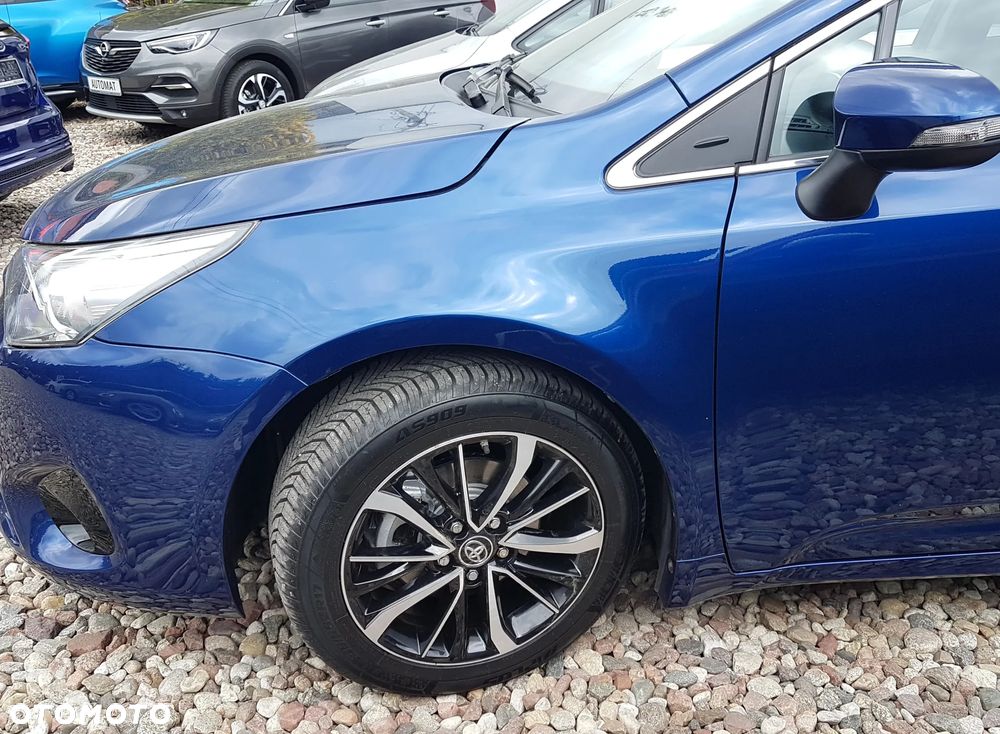 Toyota Avensis Touring Sports 1.8 Team Deutschland - 31