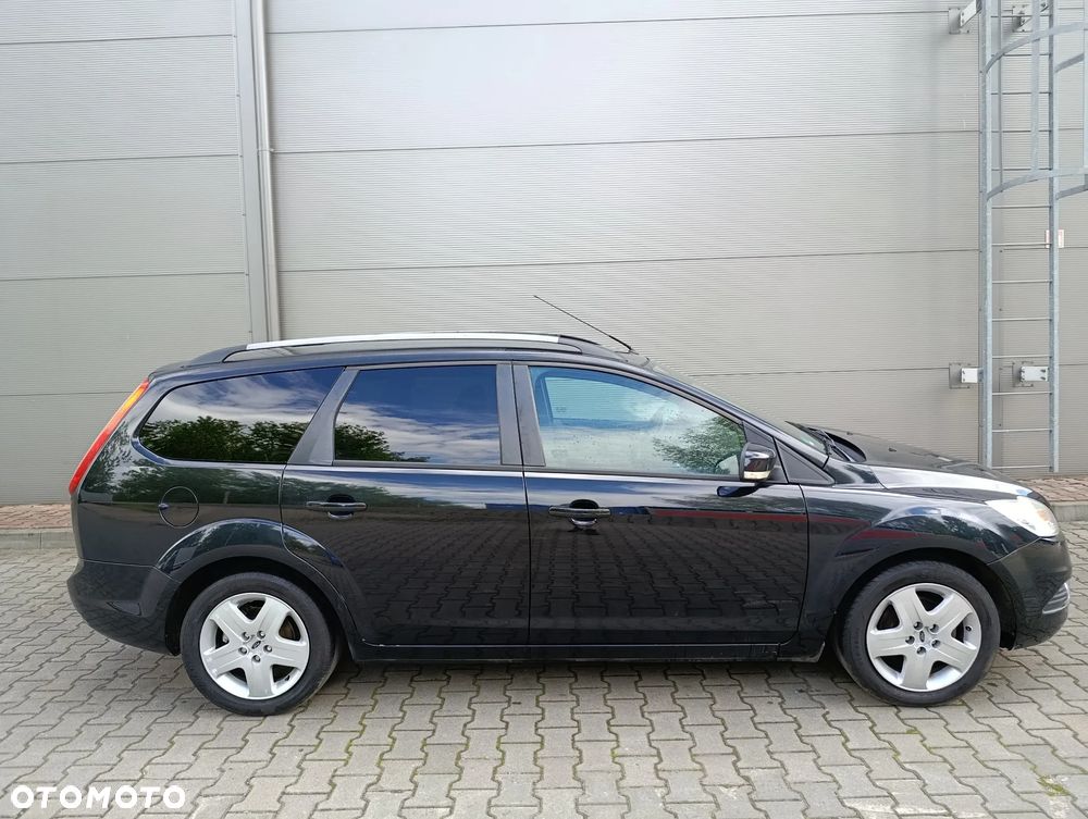 Ford Focus 1.6 16V Style+ - 10