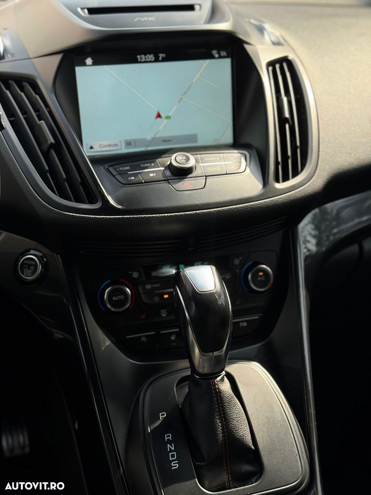 Ford Kuga 2.0 TDCi 4WD Powershift ST-Line - 32