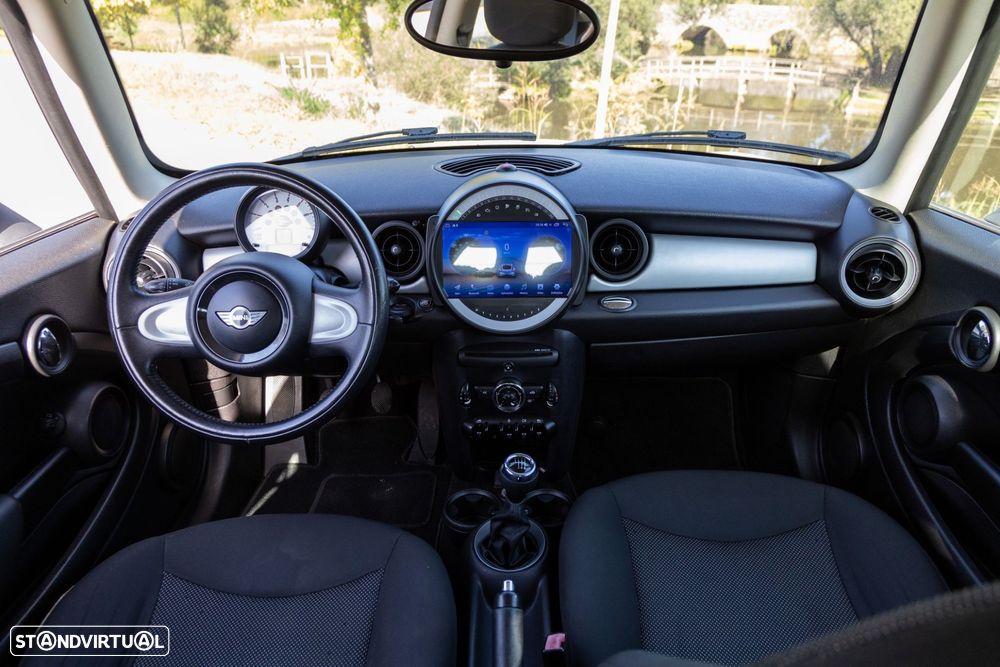 MINI 3 Portas One D - 54