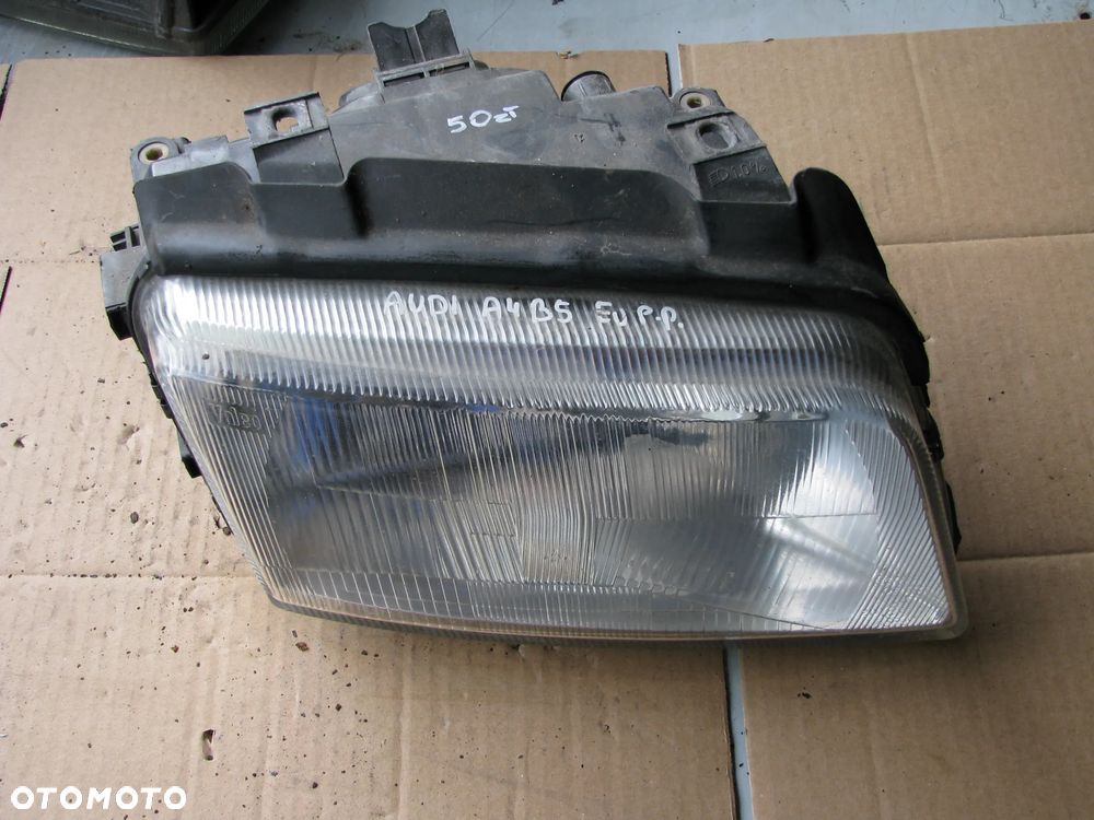 Audi A4 B5 lampa przednia prawa 8DO941004A - 1