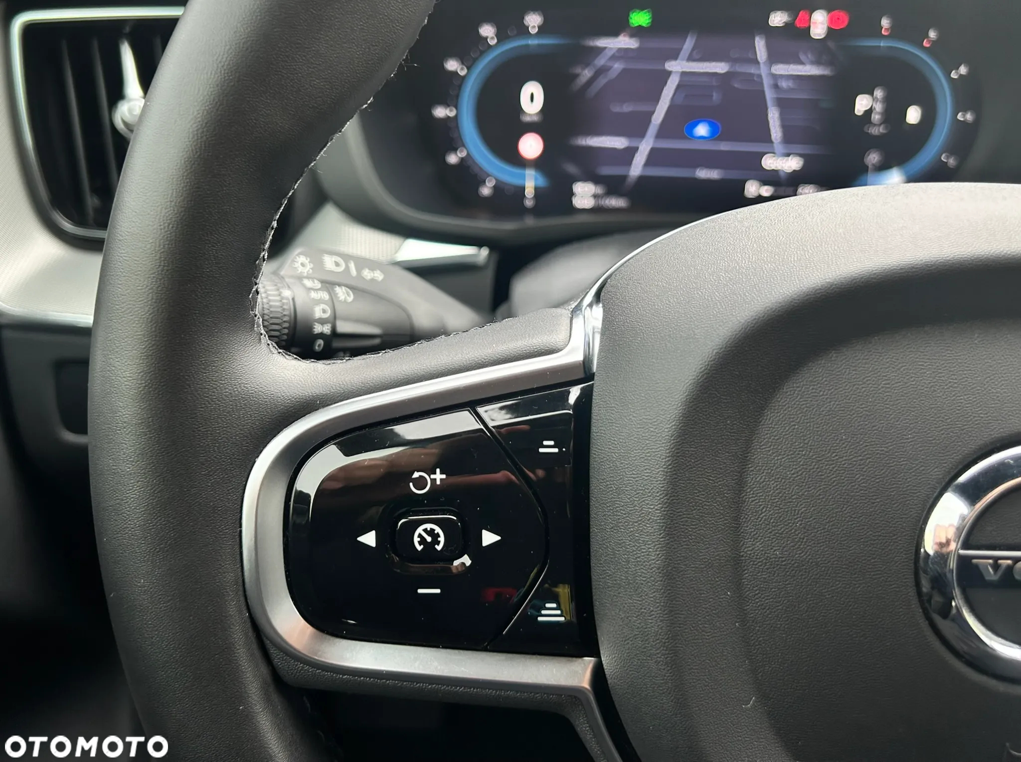 Volvo XC 60 B4 D AWD Plus Dark - 15
