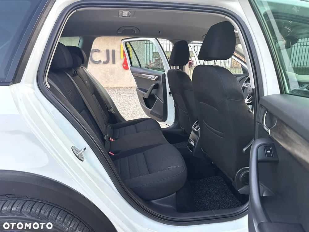 Skoda Octavia Scout 2.0 TDI 4x4 DSG - 22
