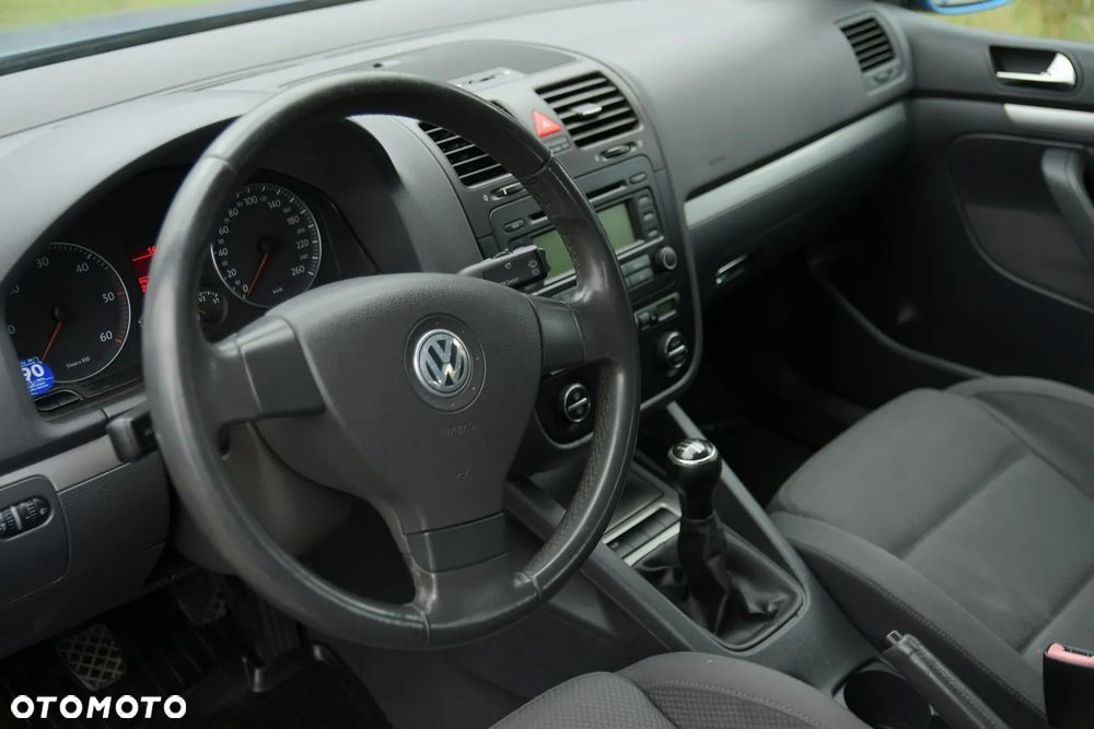 Volkswagen Golf - 22
