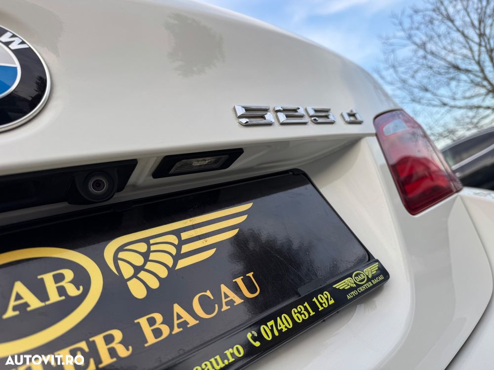 BMW Seria 5 525d Sport-Aut. Luxury Line - 7