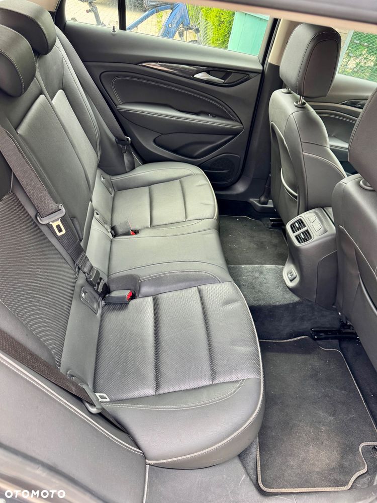 Opel Insignia - 10