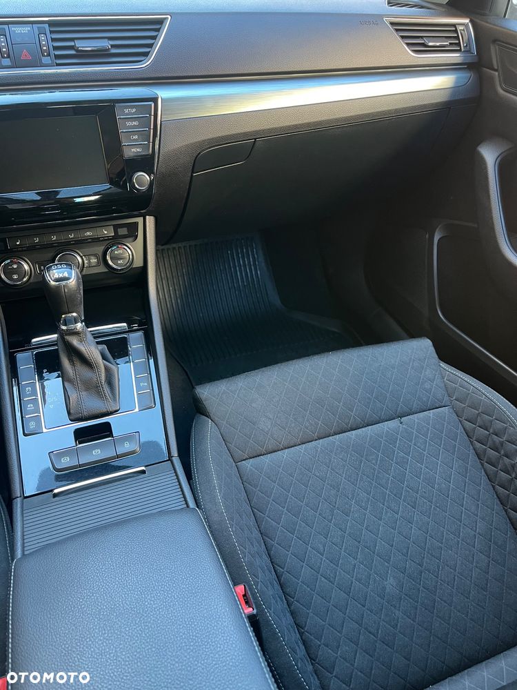 Skoda Superb 2.0 TDI 4x4 Style DSG - 10