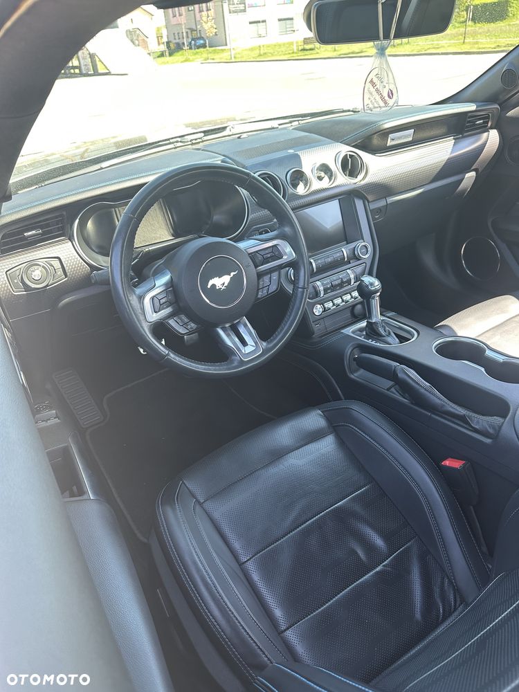 Ford Mustang - 6