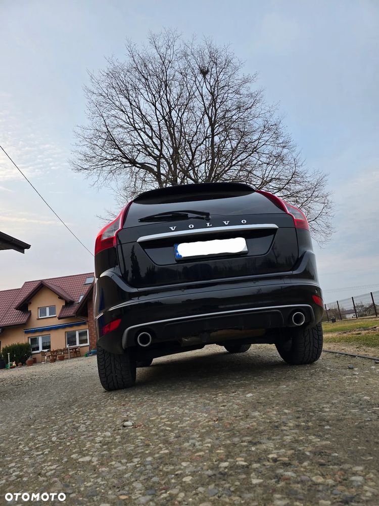 Volvo XC 60 D5 AWD R-Design Momentum - 6