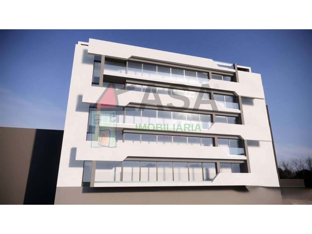 Terreno com Projeto para 15 Fogos + 16 Estacionamentos. - Grande imagem: 2/18